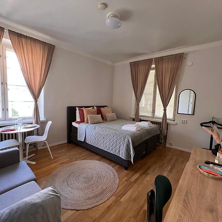 Your Chic Vibrant Airbnb Хельсинки Экстерьер фото