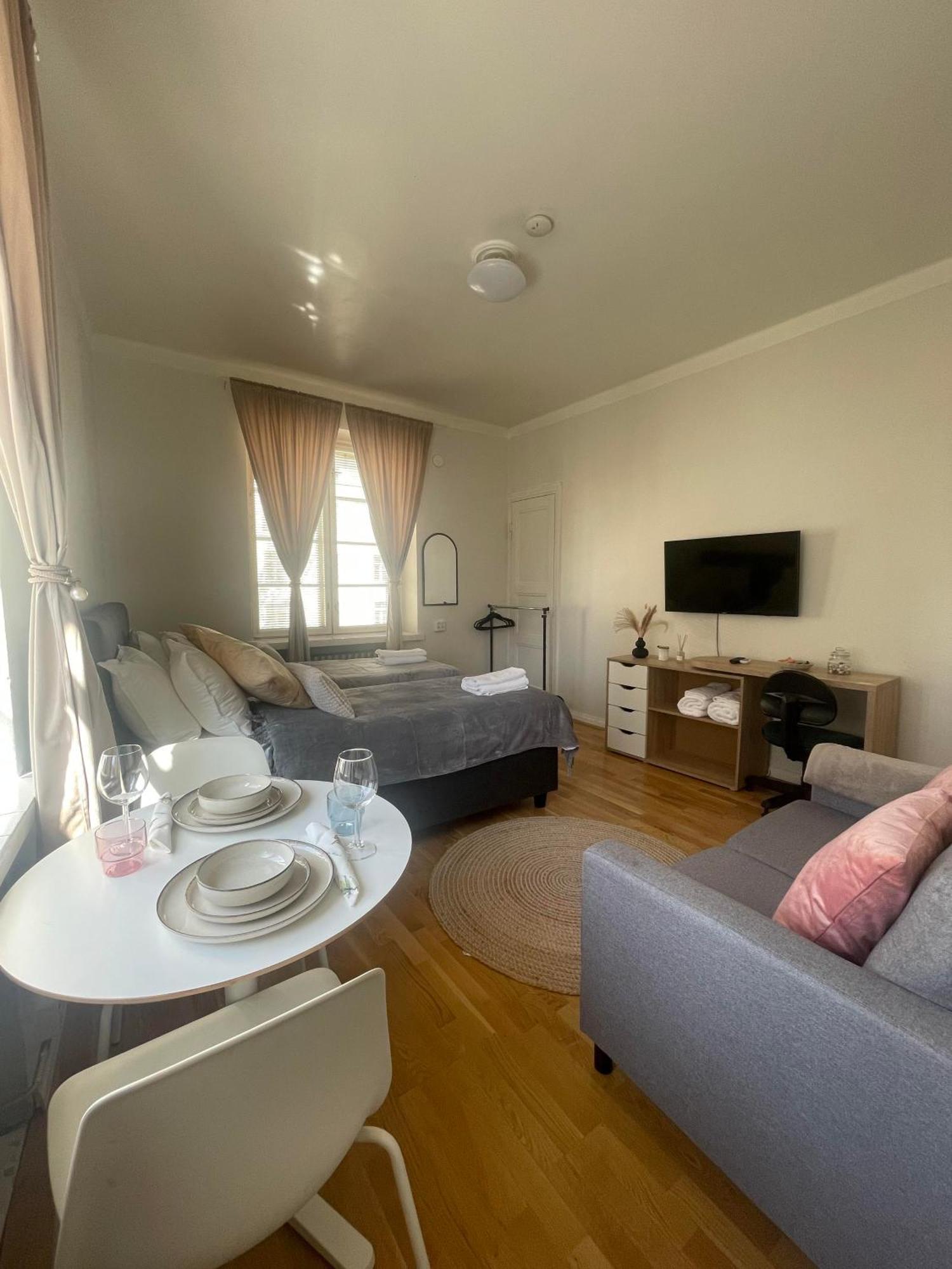 Your Chic Vibrant Airbnb Хельсинки Экстерьер фото